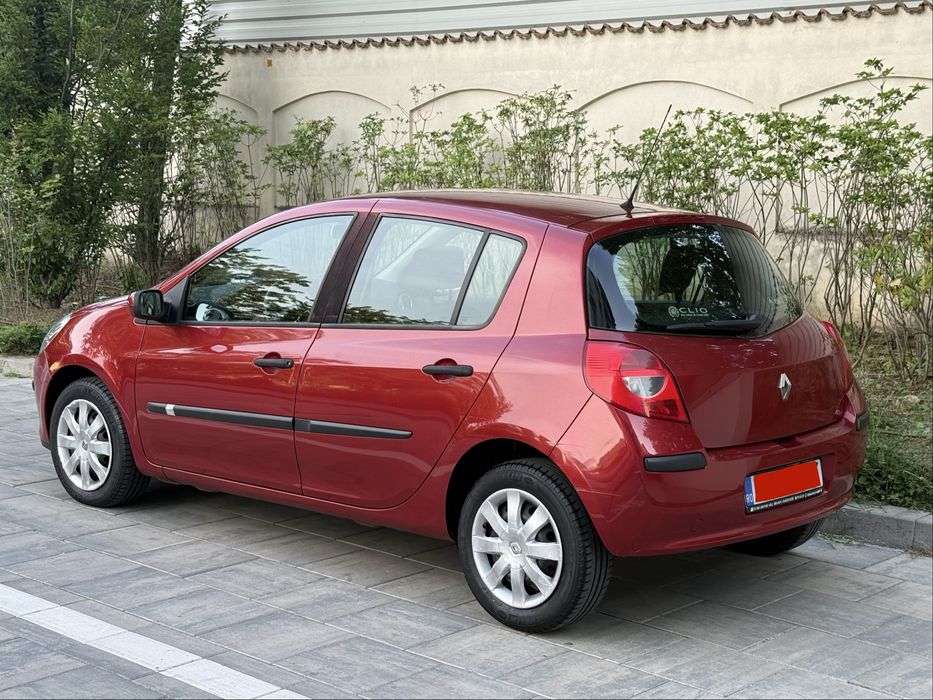 Renault Clio Unic Proprietar 1.4 16V 98 cp benzina cu climatronic