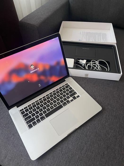 Macbook Pro Mid 2012! I7 2.3ghz, 8gb ram!