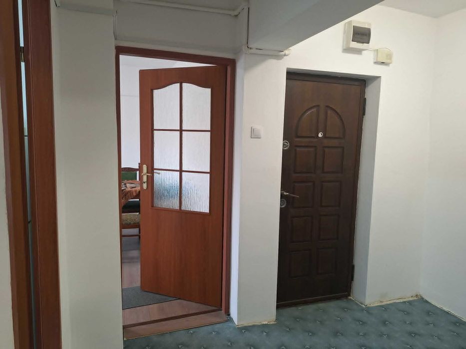 PF Vand Apartament cu 3 Camere