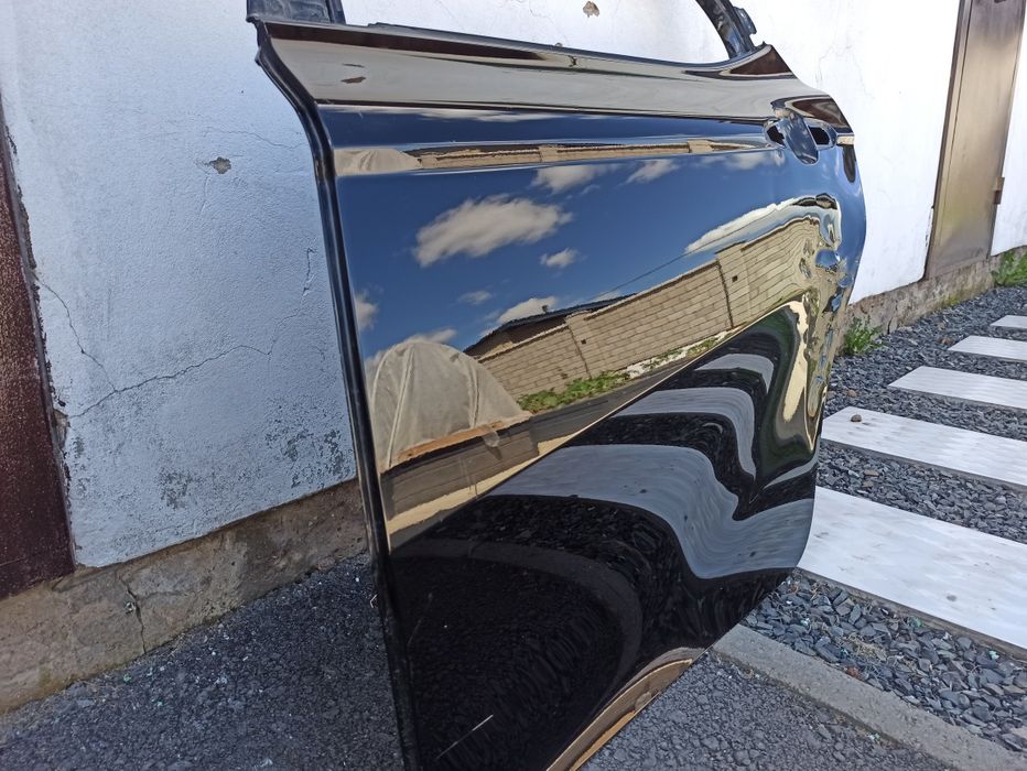 Дверь задняя левая Camry 70 оригинал