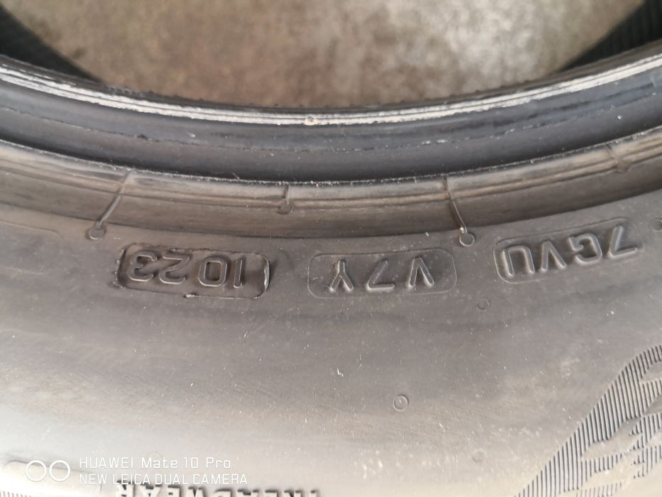 235 55 19 цола Bridgestone dot 23 като нови