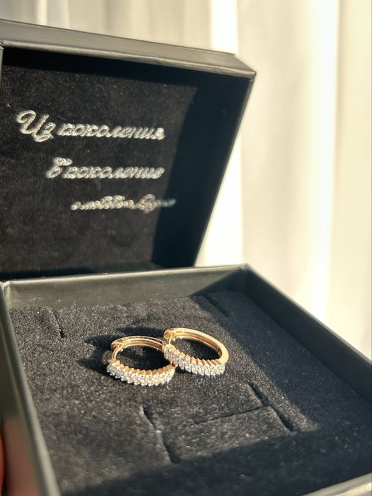 Серги золотые с якутскими бриллиантами