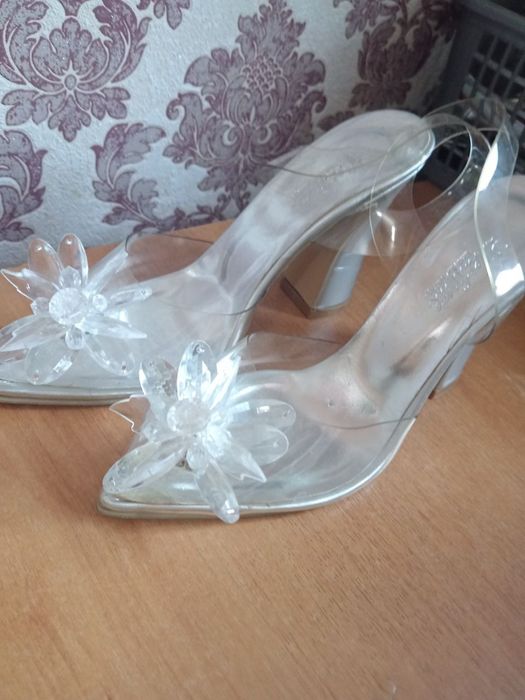 xrustal  billur tufli