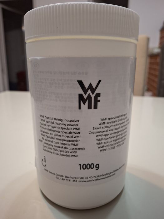 Pudră de curățare pentru aparate de cafea profesionale.