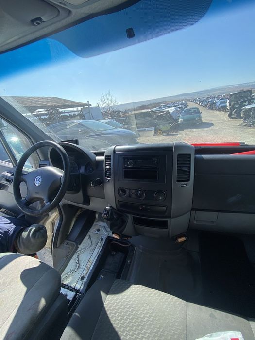 Dezmembrez piese VW Crafter