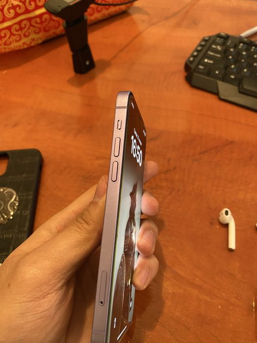 Айфон 12 64гб емкось 78%