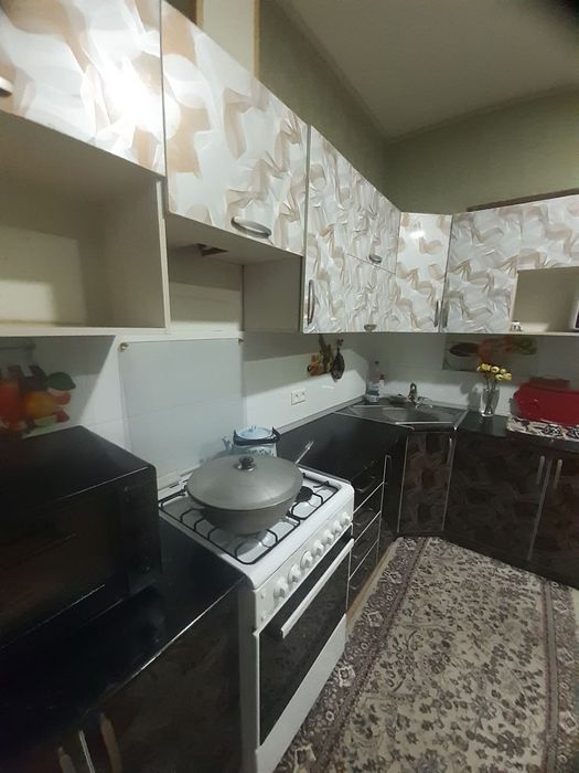 Уй сотилади,  7 сотих, 10 та хона, 3 та санузел