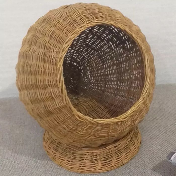 Кошачий домик из лозы