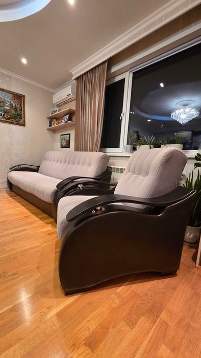 Диван и 2 кресла (мягкий уголок)