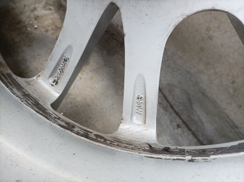 Оригинални джанти със зимни гуми за БМВ-16"