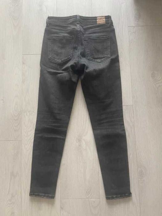 Blugi Zara Woman, marime 36, conditie excelenta
