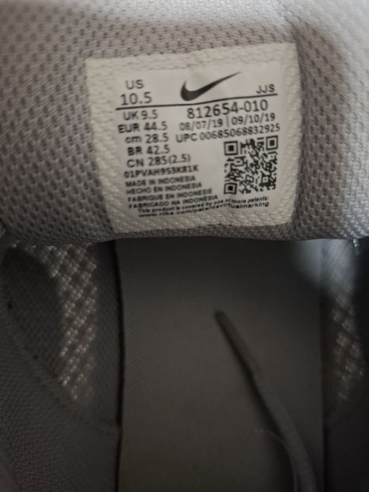 Nike кроссовки 43размера оригинал