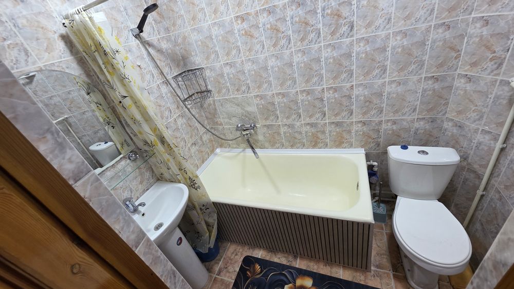 Сдаю свою 2хкомнатную(переделана в 3х) квартиру на Ц5, рядом с институ