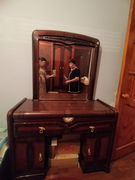 Спальный гарнитур продаётся  б/у