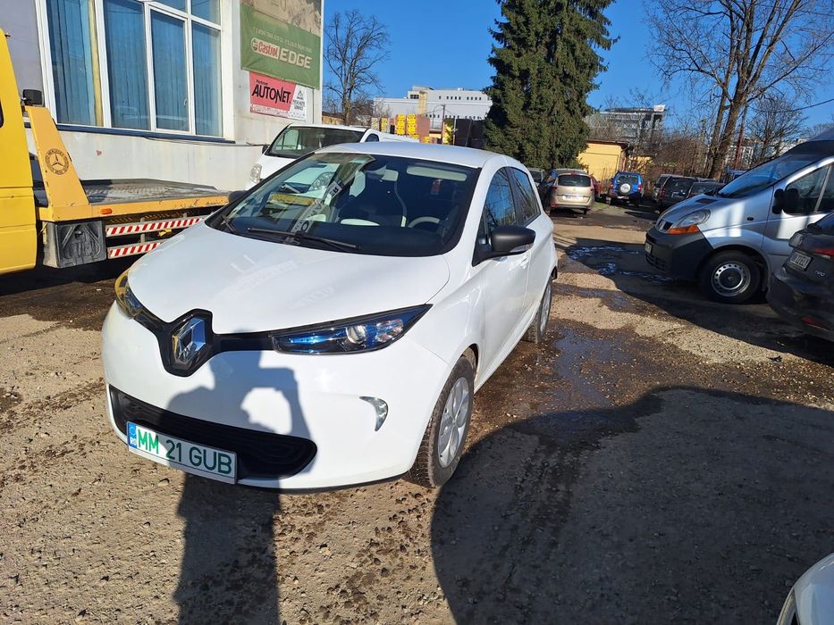 Inchiriez electric Renault Zoe, angajez sofer pt Uber/Bolt
