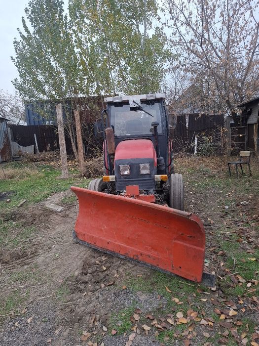 Арлан 404 мини трактор лопата с щетками