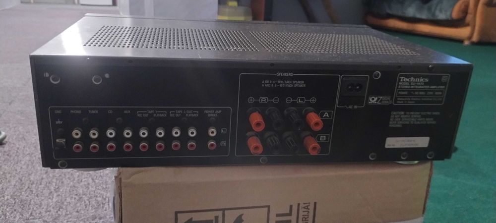 Vând amplificator technics