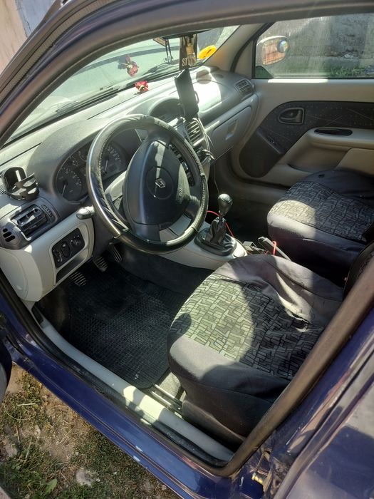 Vând Renault Clio an 2004