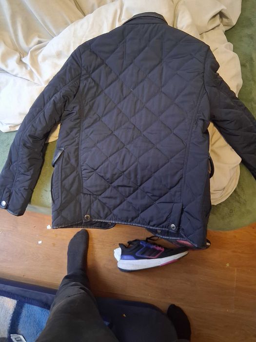 Vand geaca de primavara burberry