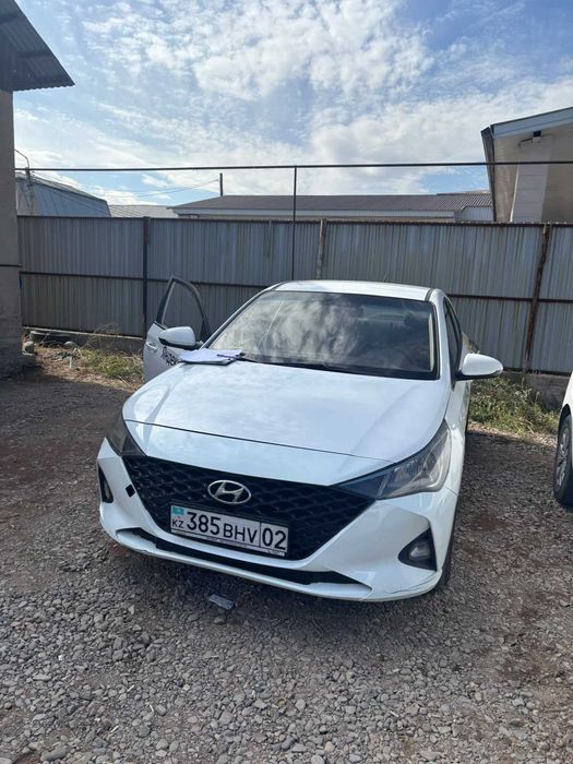 Hyundai Accent — таксиде жұмыс істеуге арналған көлік
