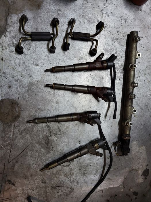 Injectoare bmw e46 2.0d+pompa inalta presiune