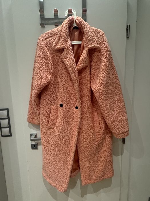 Палто цвят сьомга