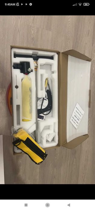 Бутилка за гмуркане с помпа за високо налягане.