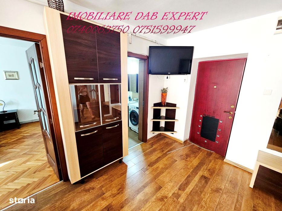 Apartament 3 camere, Centru, Galati, cu balcon
