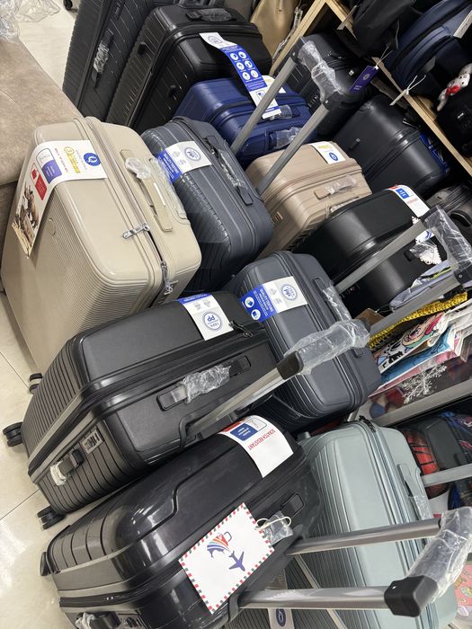 Чемоданы полипропилен.