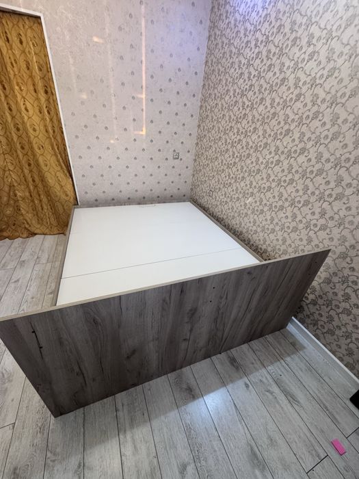 Продам двуспальную кровать