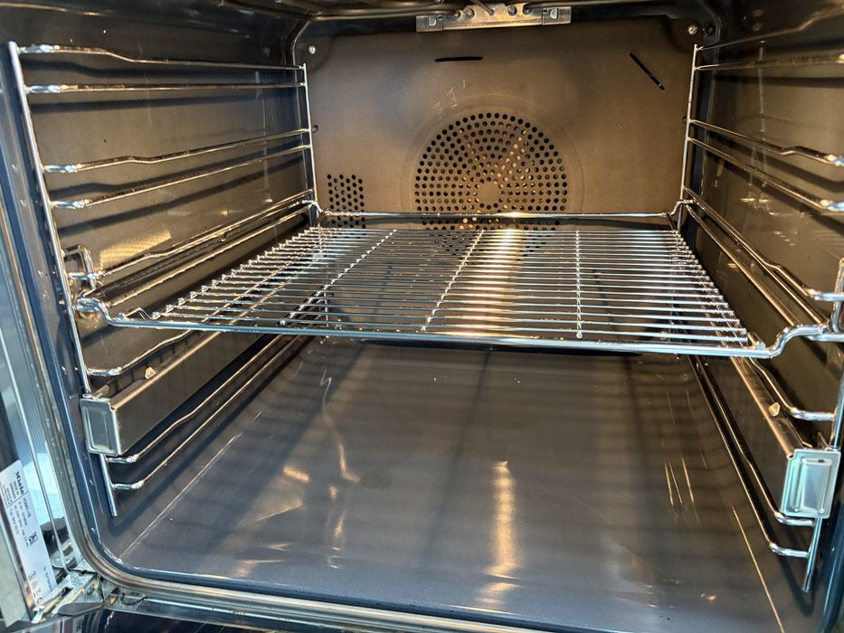 Miele H 2661-1B  фурна за вграждане. Произведена в Германия/24 мес гаранция