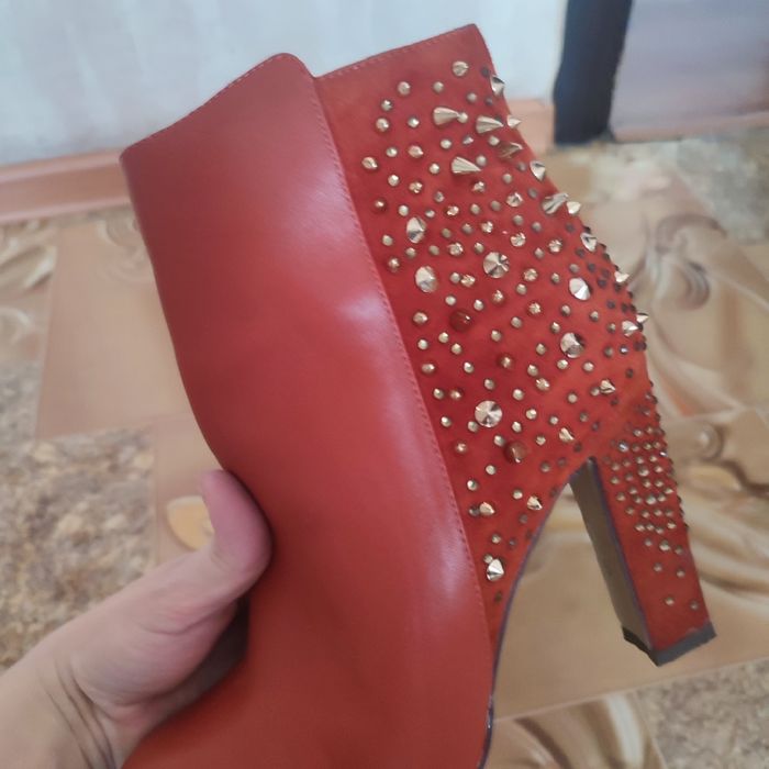 Кожаные сапоги (весна) новые