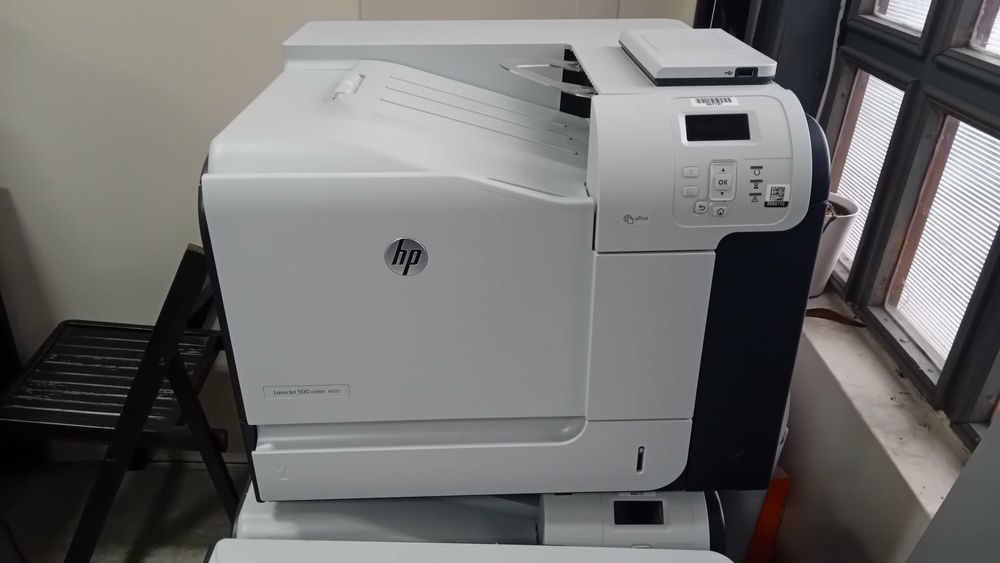 Отличен! Цветен лазерен принтер HP LaserJet 500 Color M551dn с дуплекс и мрежа
