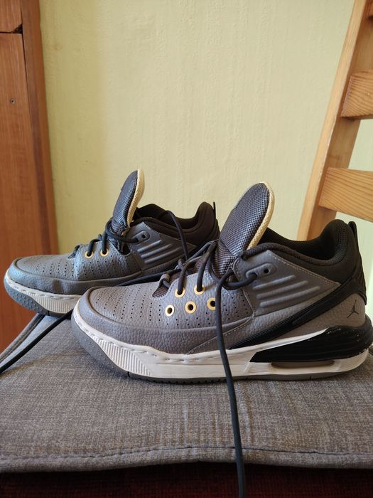 Маратонки Jordan max aura