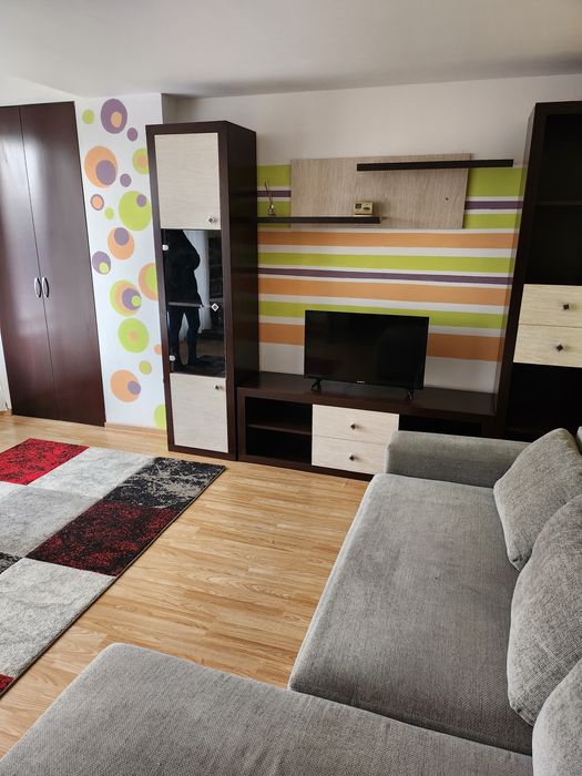 Garsoniera cu mansardă de închiriat  !