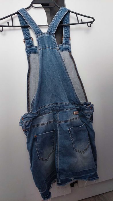 Дънкови гащеризони тип пола и къси гащи