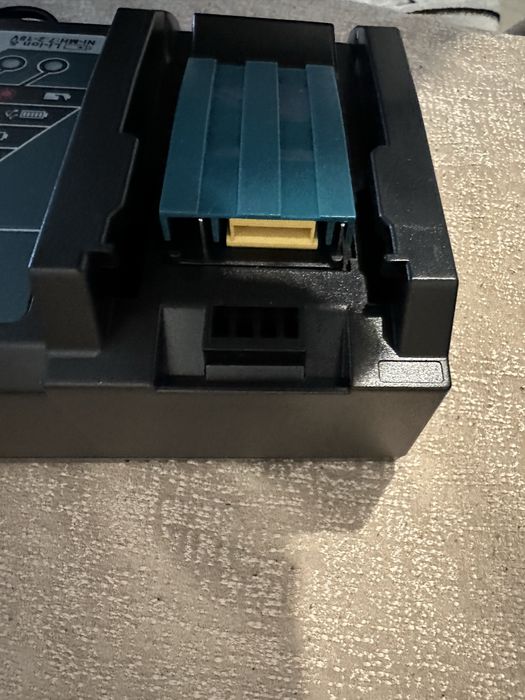 Зарядно за Makita 18V