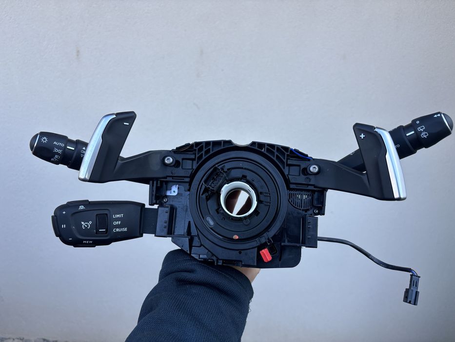 Селектор за скорости с централна конзола Peugeot 2008 2023 GT line