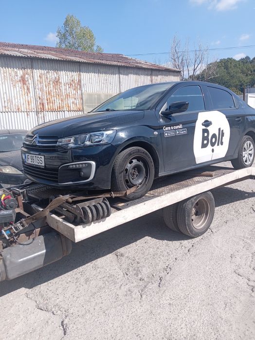 Platforma Tractări auto, București, România ti și Tara