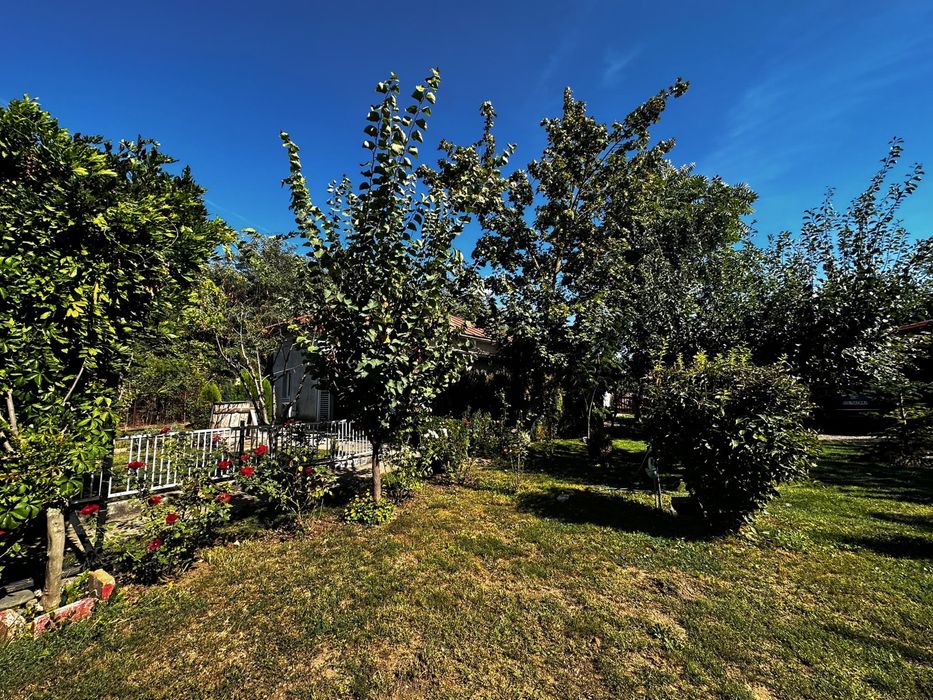 Casă de vânzare în Frumușani, 4 camere, 2100 mp teren