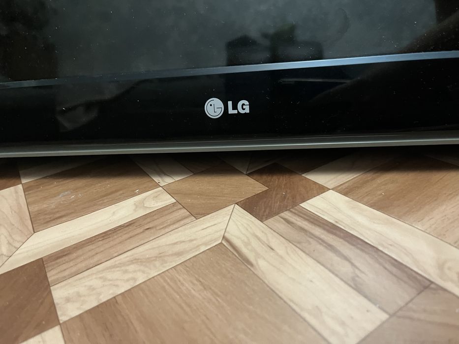 Продам Телевизор LG