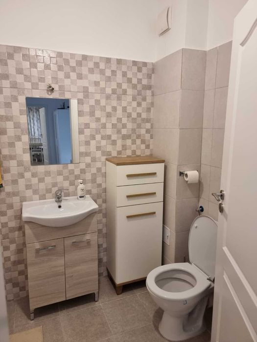 Apartament decomandat 2 camere, mobiliat si utilat, include loc parcare