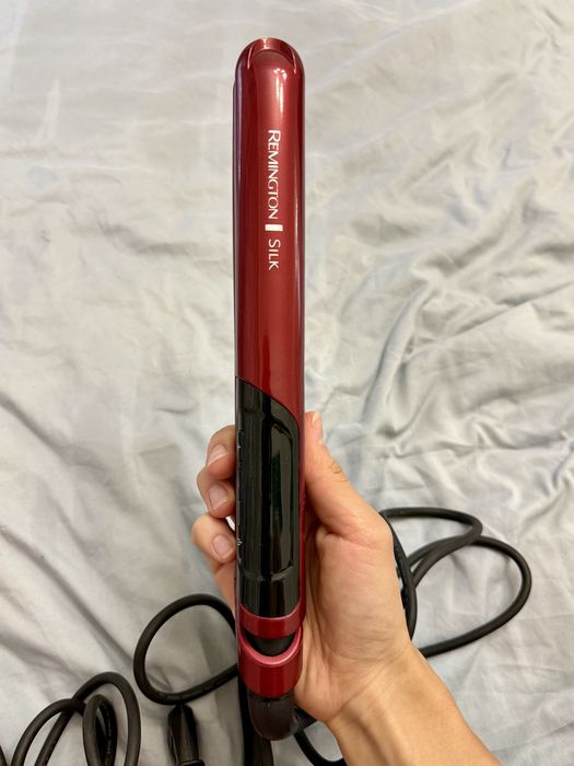 Выпрямитель для волос Remington Silk S9600