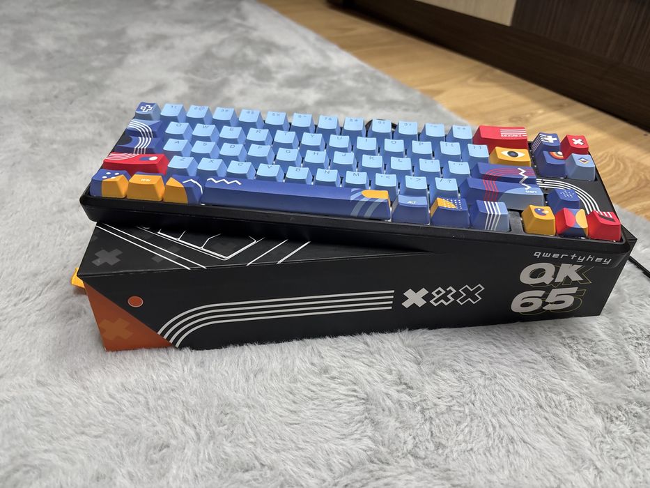 Tastatură qwertykey 65 METRIC (urgent)
