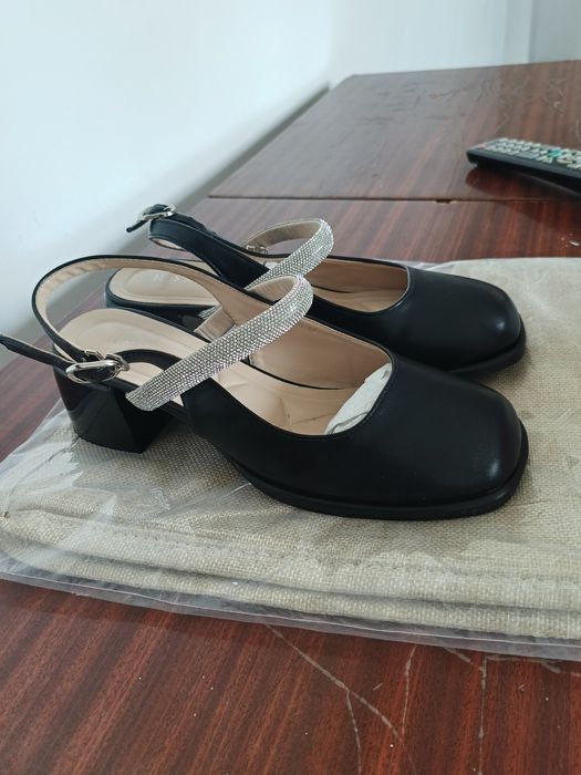 Женская обувь и туфли