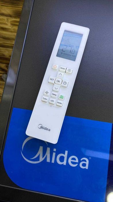 Кондиционер Midea модель NORDIC - 12,000 Btu / Inverter / Low Voltage