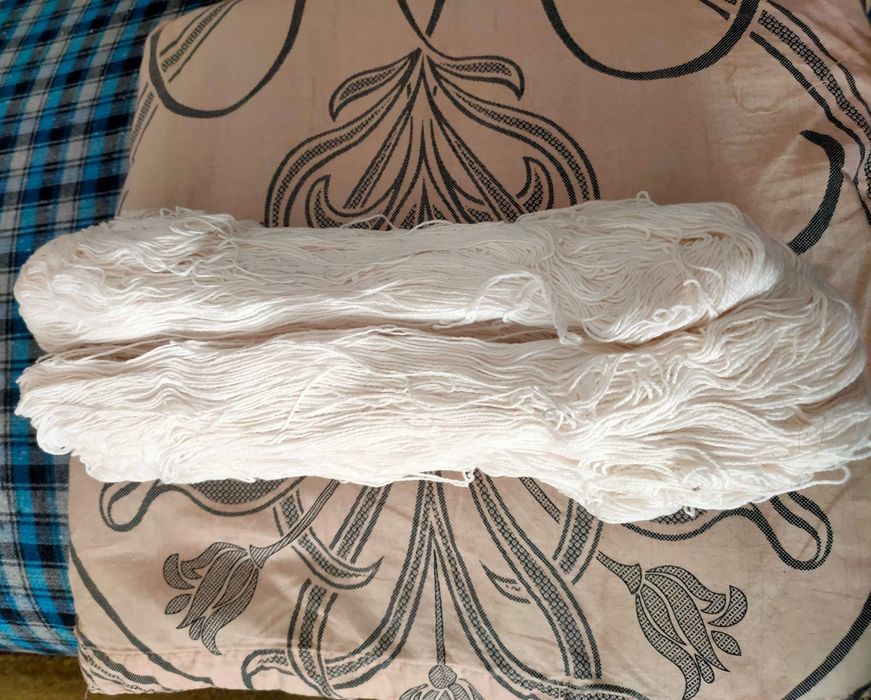 Продаются нитки хлопчатобумажные вязальные