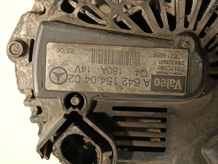 Алтернатор 180A Mercedes W203 C320 CDI – Valeo A6421540402
