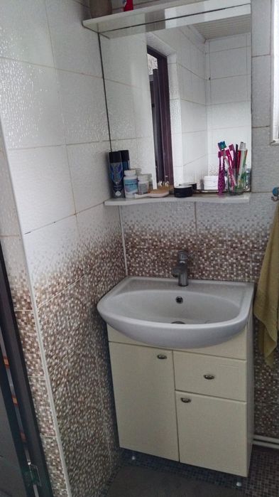 Раковина, тумбочка, зеркало. Продам в хорошем состоянии.