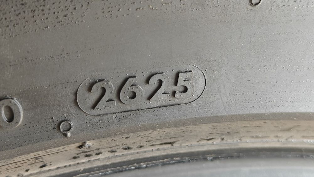 Продам  летние шины 255 55 r20